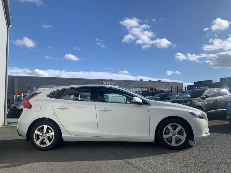 Volvo V40 T2 120 Ch Momentum - Garantie 6 Mois