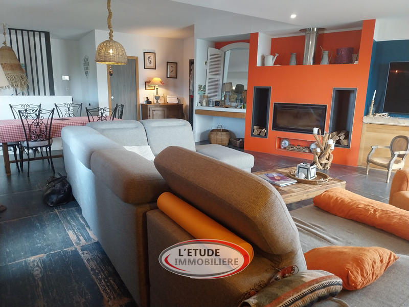 Maison - 201 m² - 7 pièces