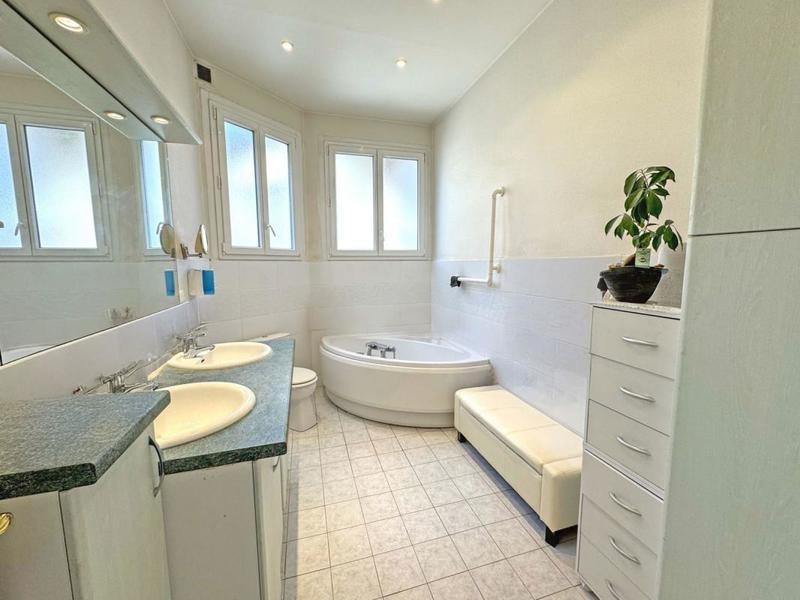 Appartement - 144 m² - 4 pièces