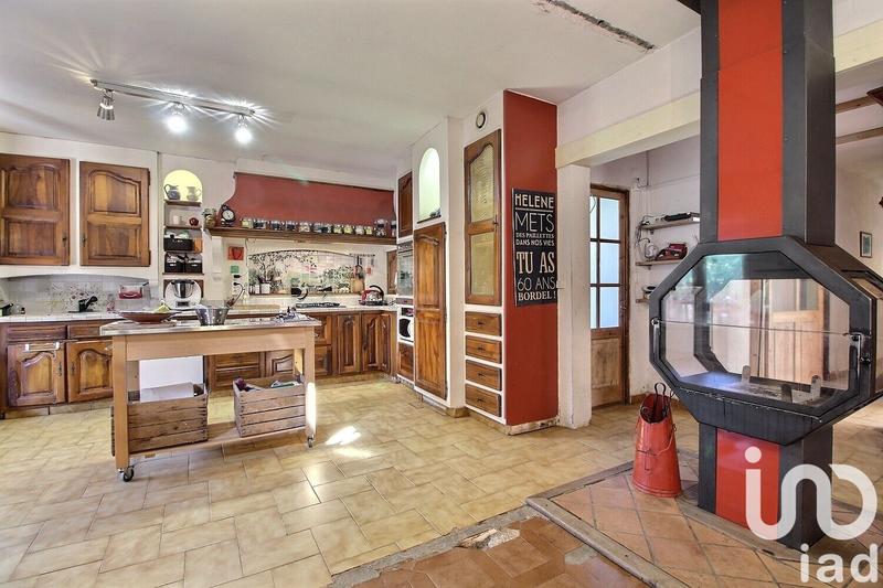 Maison - 195 m² - 7 pièces