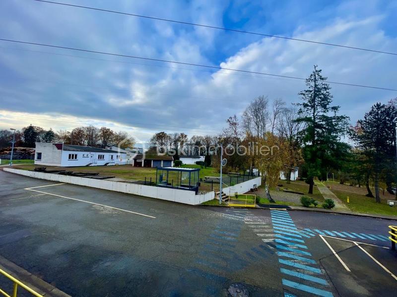 Bureau - 9 000 m² - 50 pièces