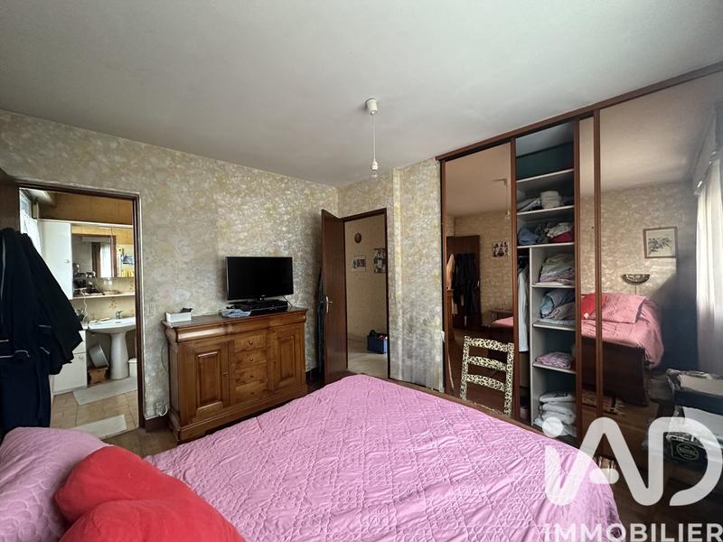 Maison - 182 m² - 9 pièces