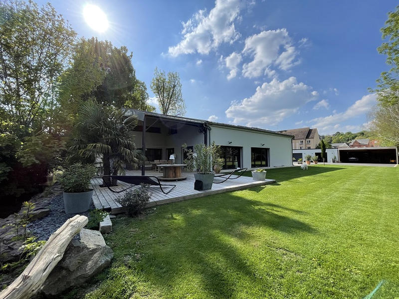 Maison - 300 m² - 7 pièces