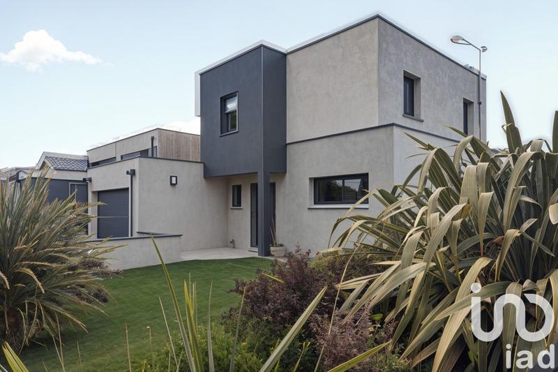 Maison - 143 m² - 5 pièces