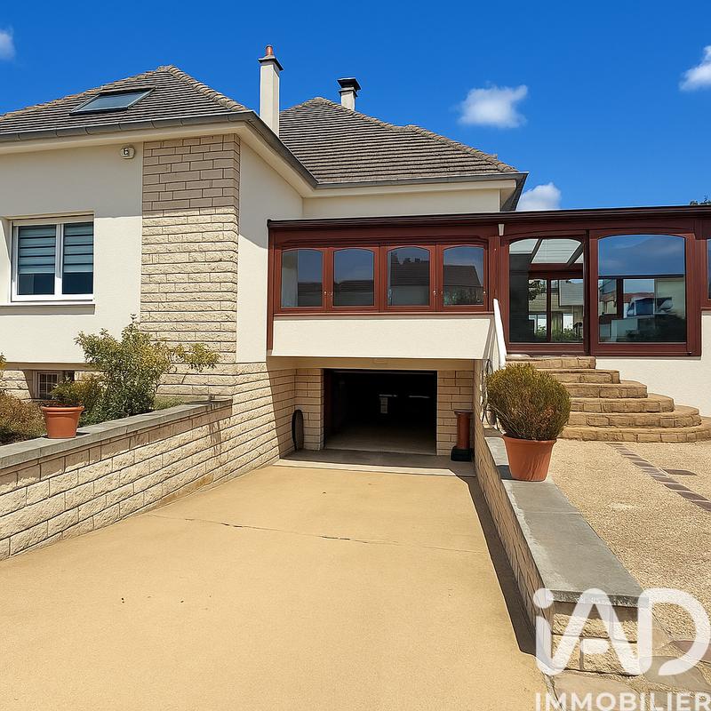 Maison - 233 m² - 7 pièces