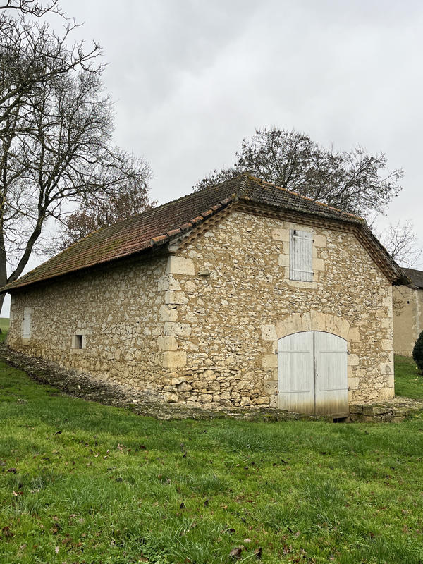 Maison - 280 m² - 7 pièces