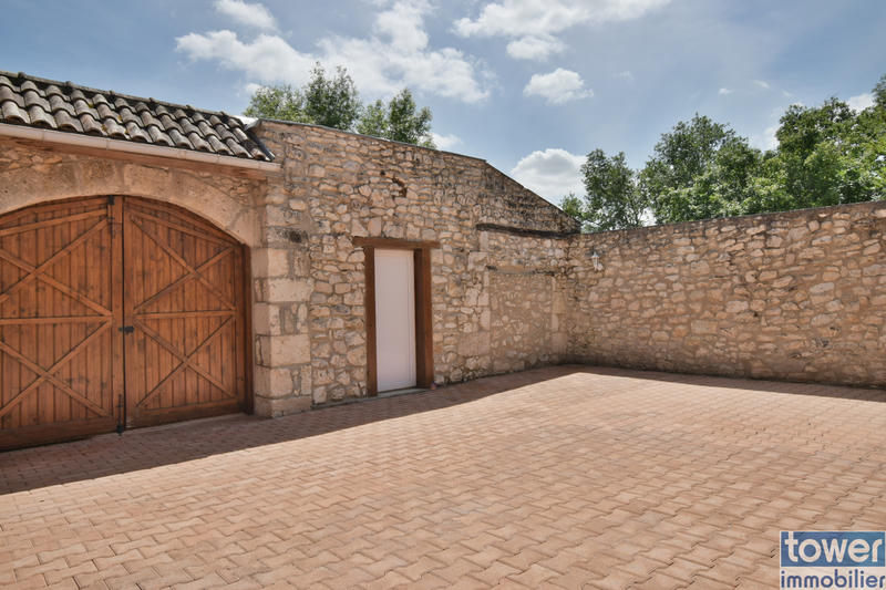 Propriété - 278 m² - 12 pièces