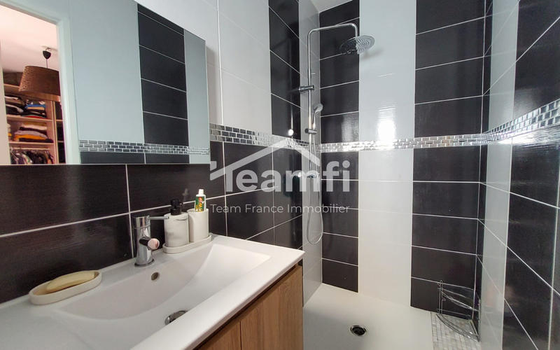 Maison contemporaine - 176 m² - 7 pièces