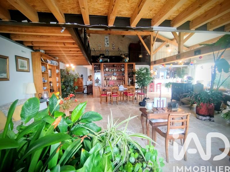 Maison - 339 m² - 5 pièces