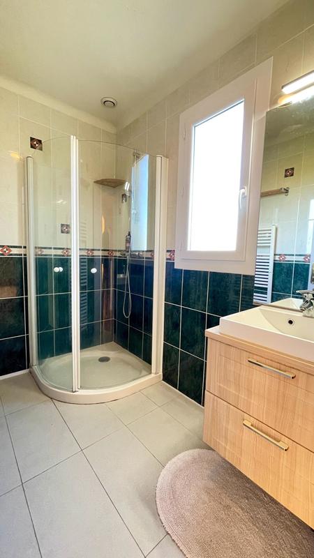 Maison - 180 m² - 7 pièces