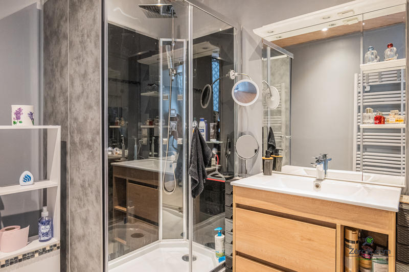 Maison - 218 m² - 7 pièces