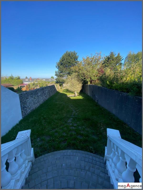 Maison de ville - 236 m² - 9 pièces