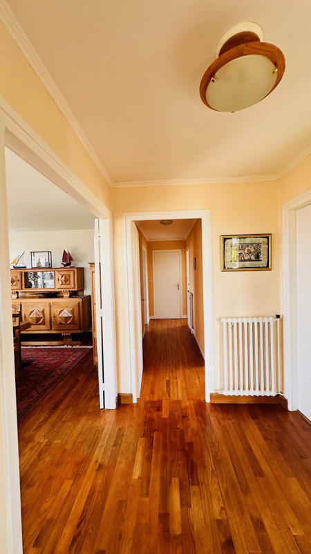 Maison - 220 m² - 11 pièces