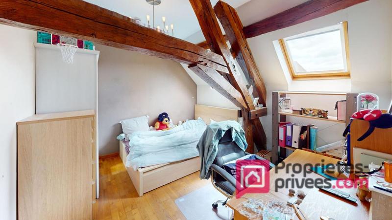 Maison - 210 m² - 7 pièces