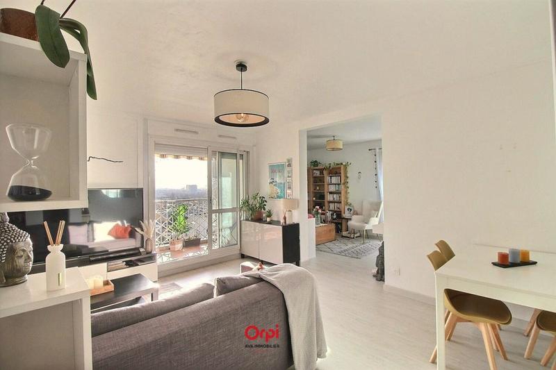 Appartement - 90 m² - 4 pièces