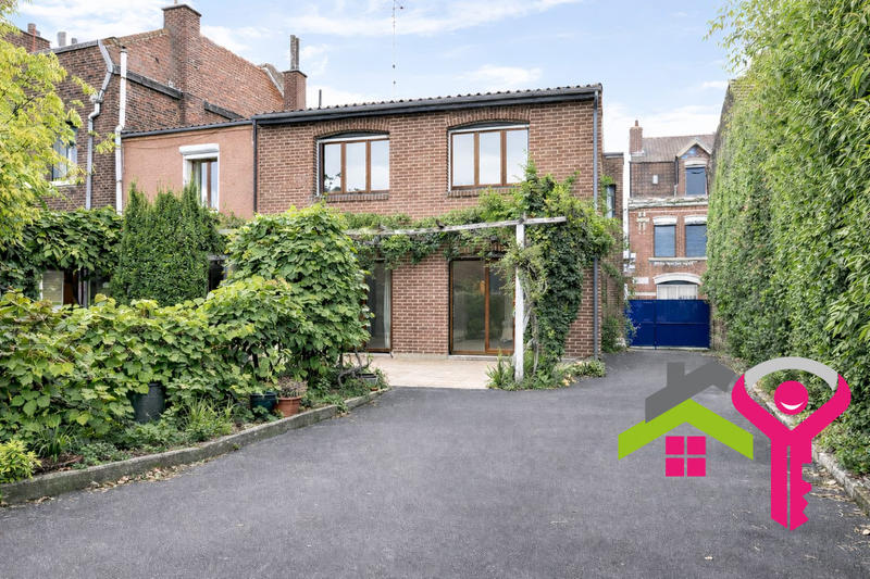 Maison - 180 m² - 6 pièces