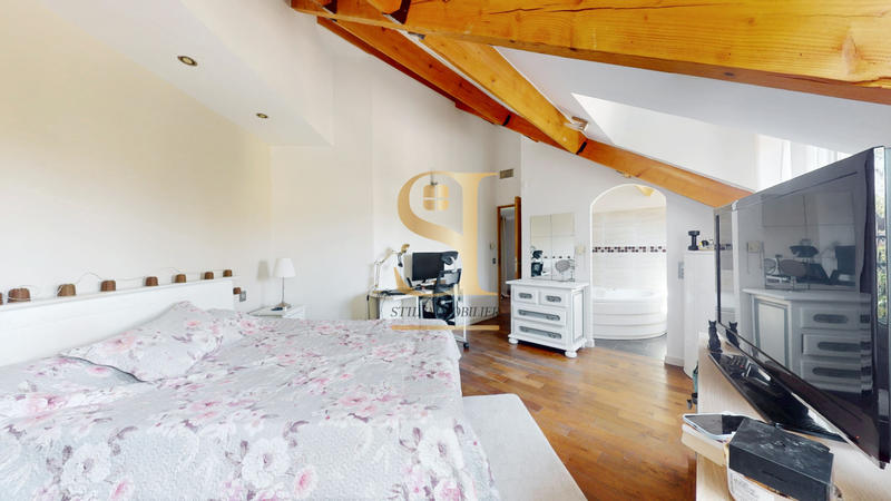 Maison - 163 m² - 6 pièces