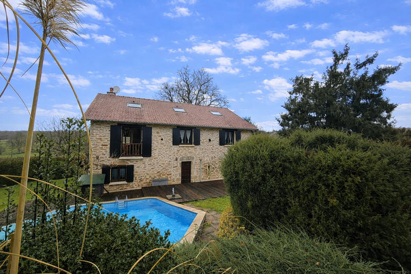 Maison - 196 m² - 7 pièces