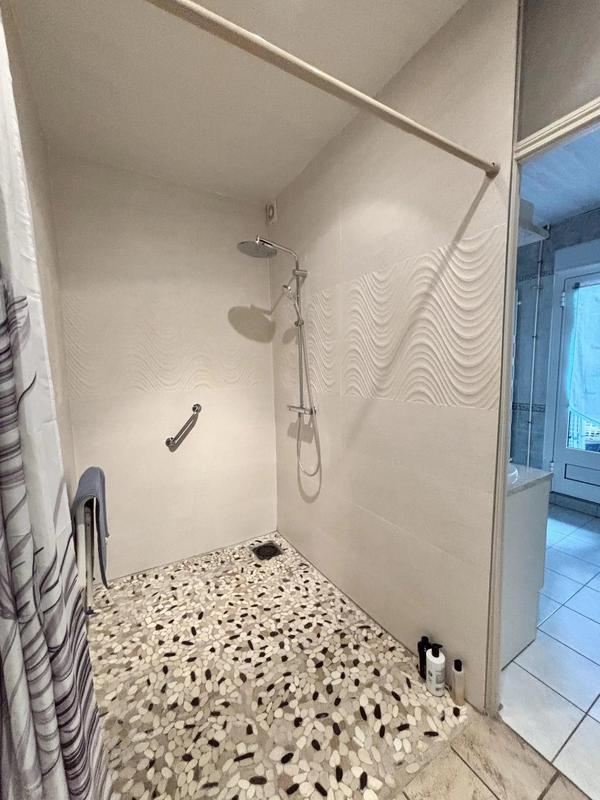 Maison traditionnelle - 209 m² - 8 pièces