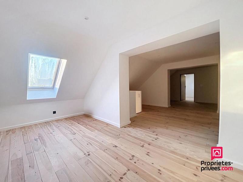 Maison - 220 m² - 8 pièces