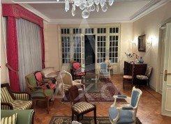 Maison - 440 m² - 14 pièces