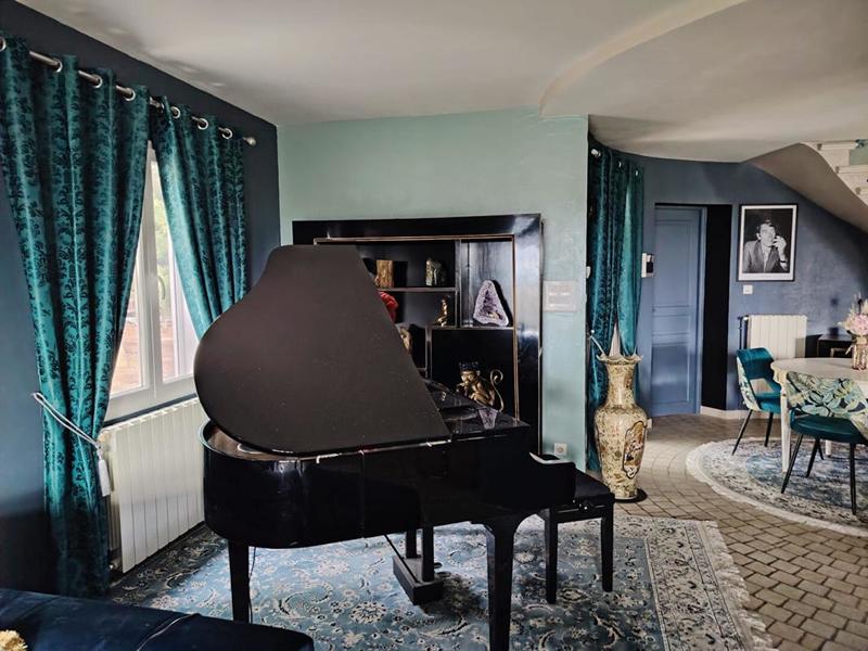 Maison - 210 m² - 9 pièces