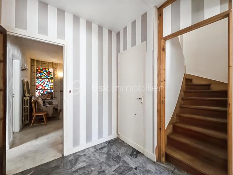 Demeure - 165 m² - 10 pièces