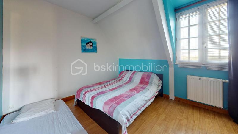 Maison - 237 m² - 7 pièces