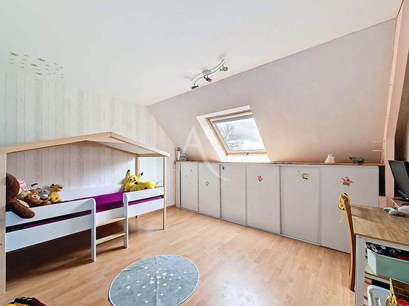 Maison - 166 m² - 9 pièces