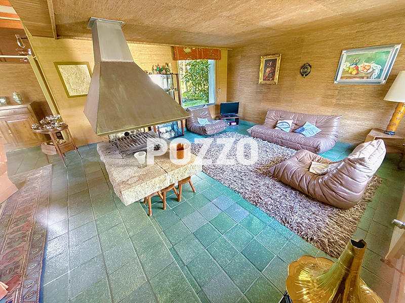 Maison - 253 m² - 7 pièces