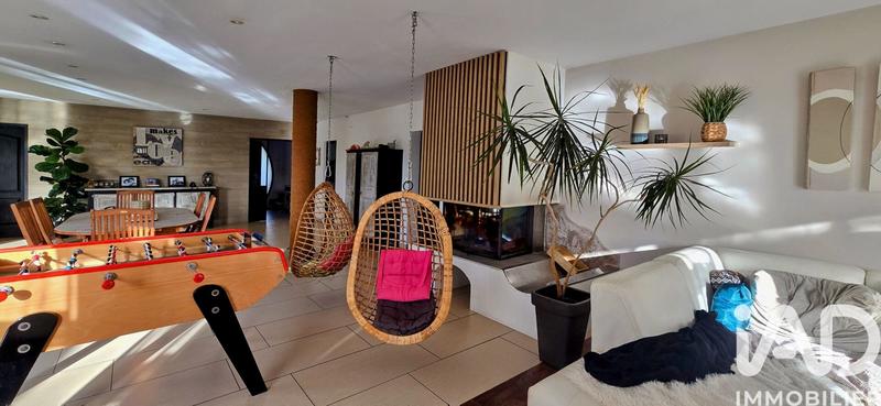 Maison - 255 m² - 6 pièces