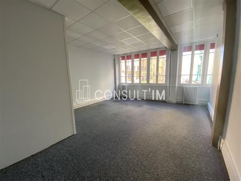 Bureau - 325 m²