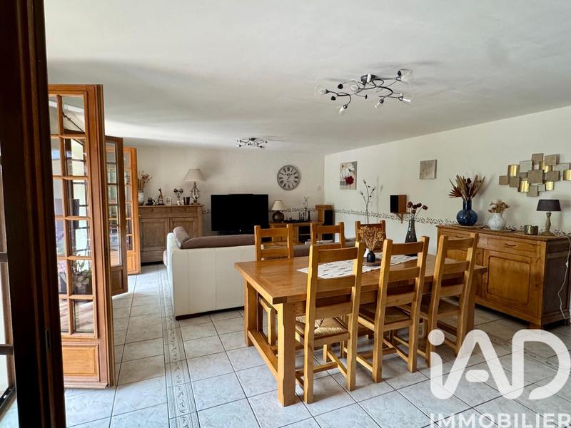 Maison - 200 m² - 7 pièces