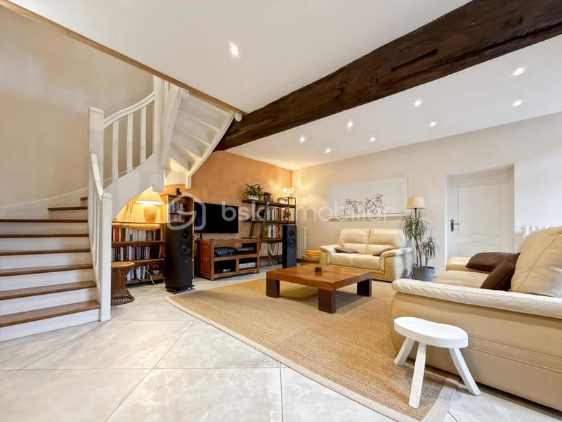 Maison ancienne - 181 m² - 6 pièces