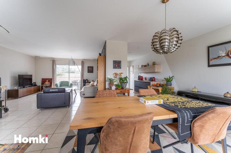 Maison - 140 m² - 5 pièces