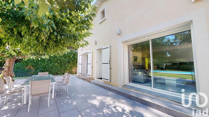 Maison - 210 m² - 9 pièces