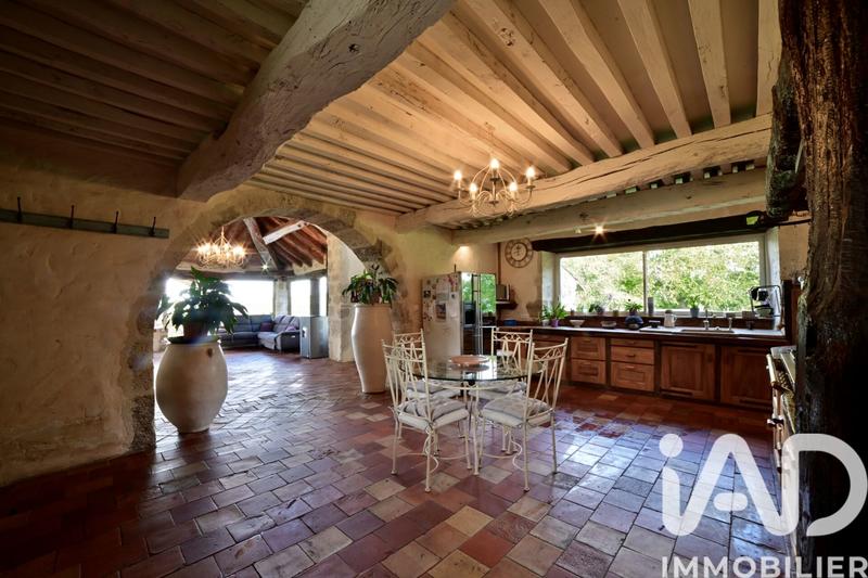 Maison - 706 m² - 16 pièces