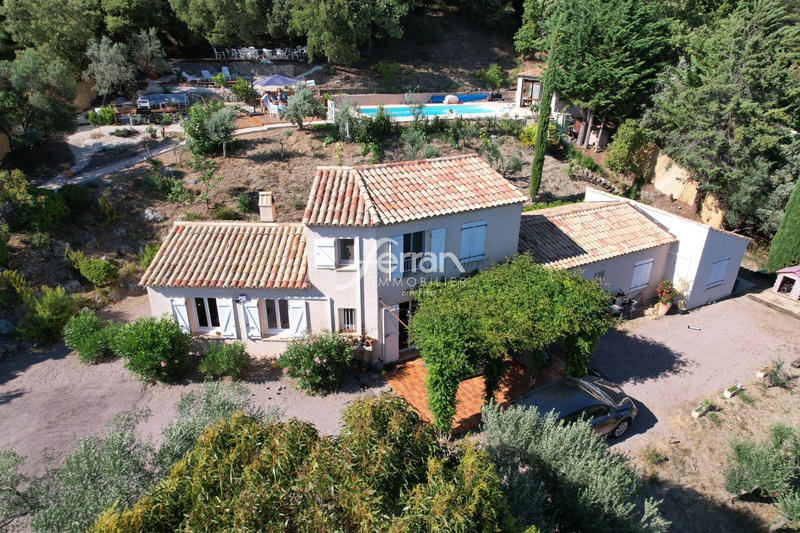 Maison - 201 m² - 5 pièces