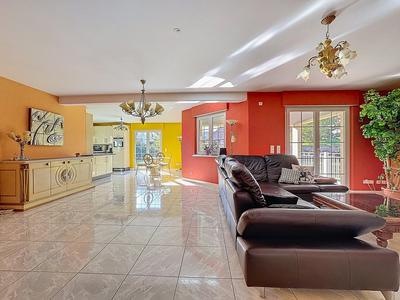 Maison - 193 m² - 7 pièces