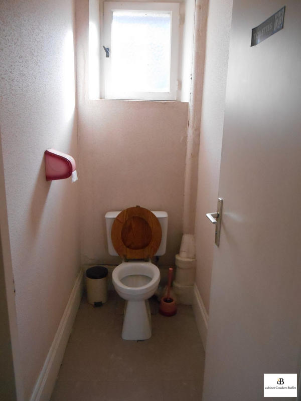 Local commercial - 243 m²