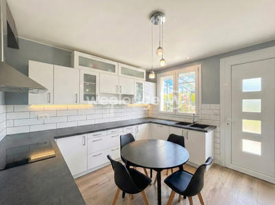 Maison - 180 m² - 9 pièces