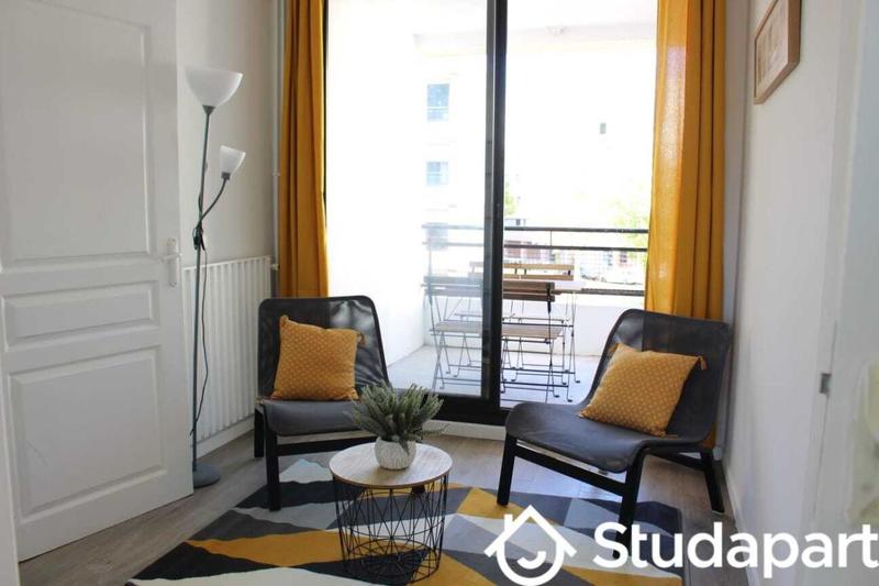 Chambre - 99 m² - 1 pièce