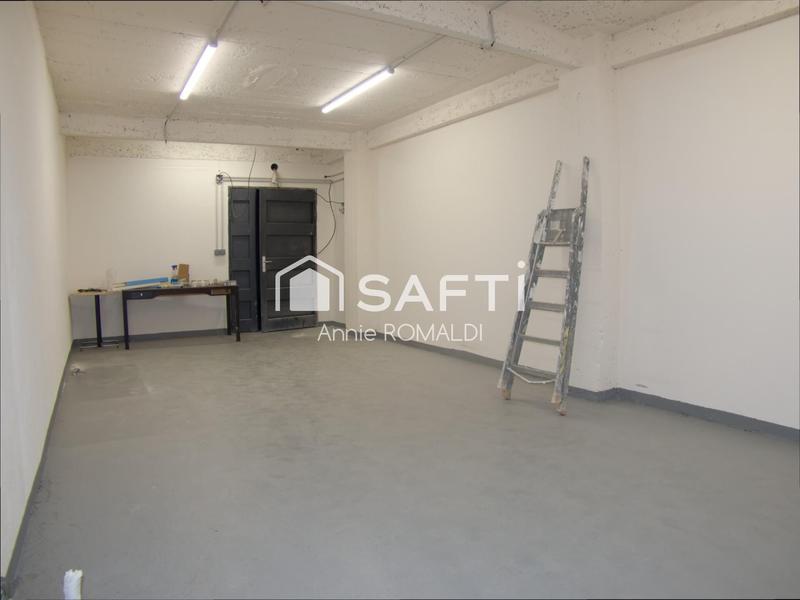 Local commercial - 421 m² - 9 pièces