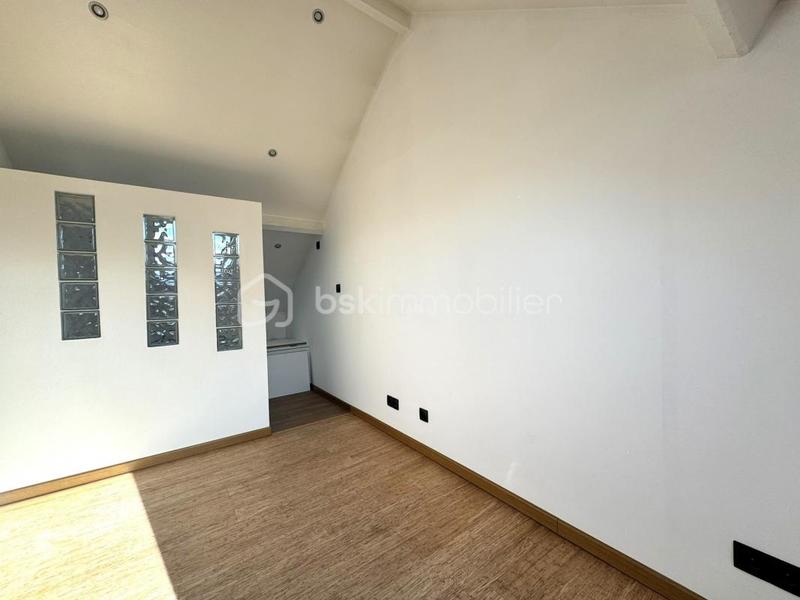 Maison - 94 m² - 5 pièces