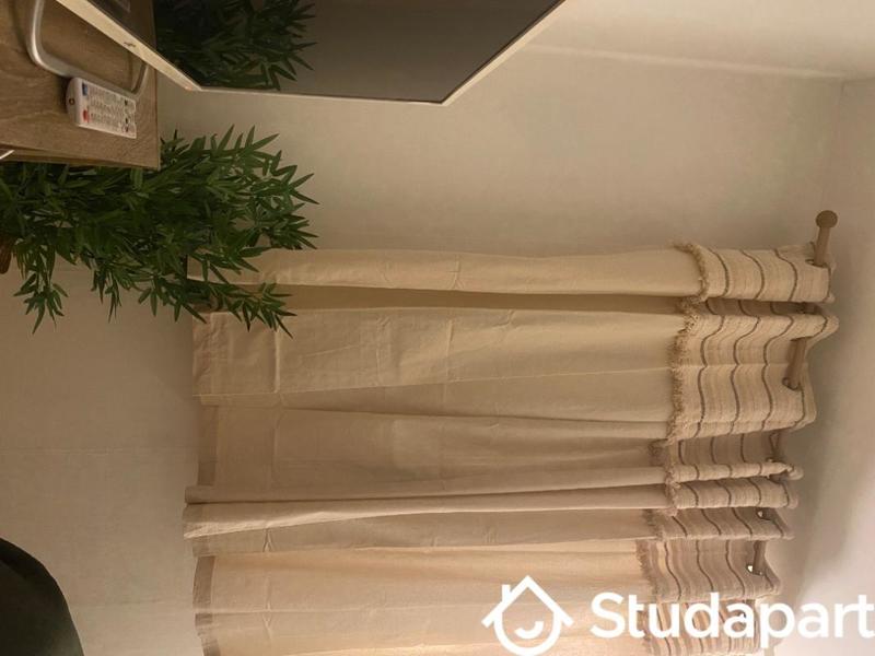 Chambre - 12 m² - 1 pièce