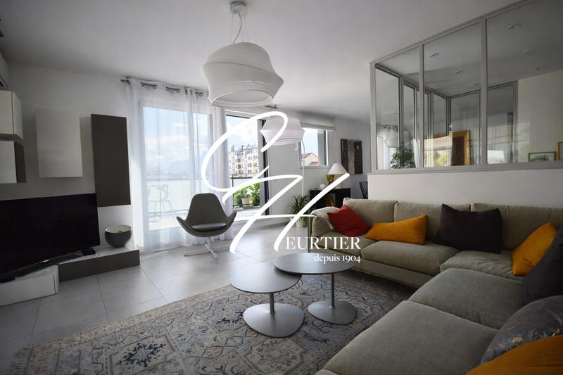 Appartement - 105 m² - 4 pièces