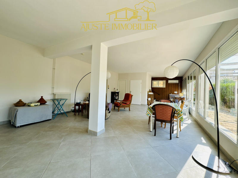 Maison - 220 m² - 7 pièces