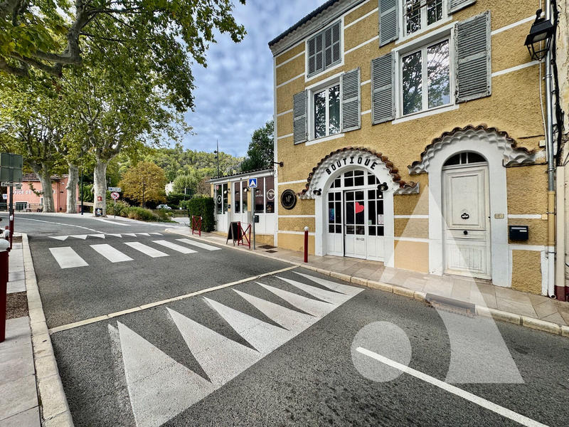 Local commercial - 145 m²