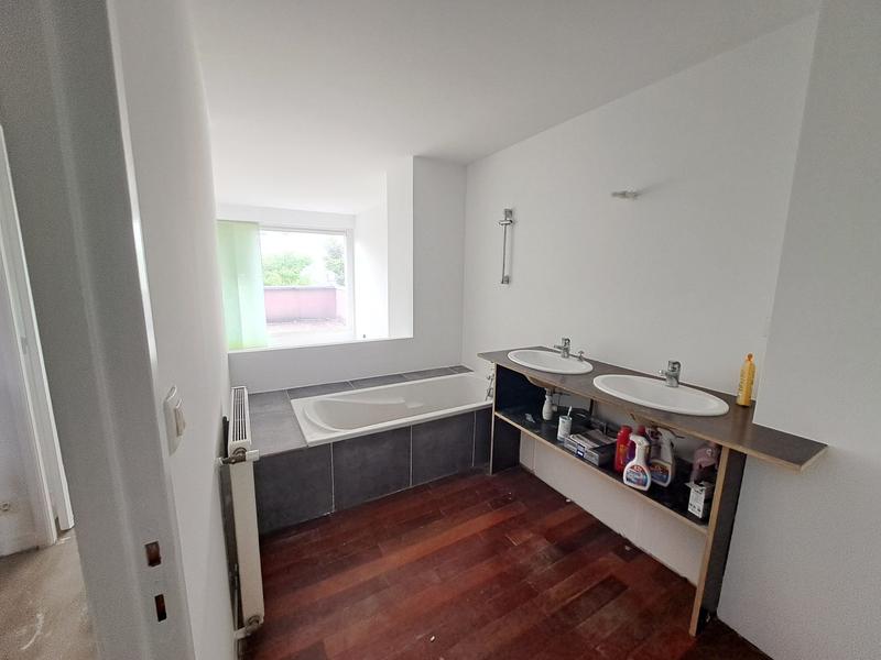 Maison contemporaine - 187 m² - 7 pièces