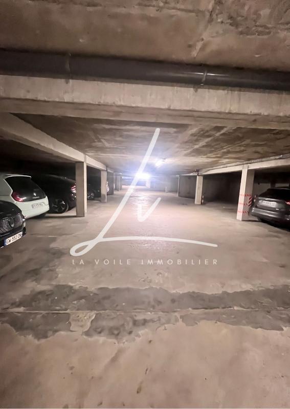 Parking / Garage - 15 m²